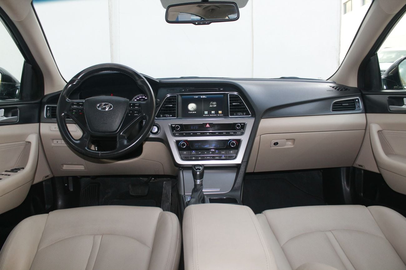 Hyundai Sonata 2.4L FULL OPTION 2015 MODEL WITH SUNROOF