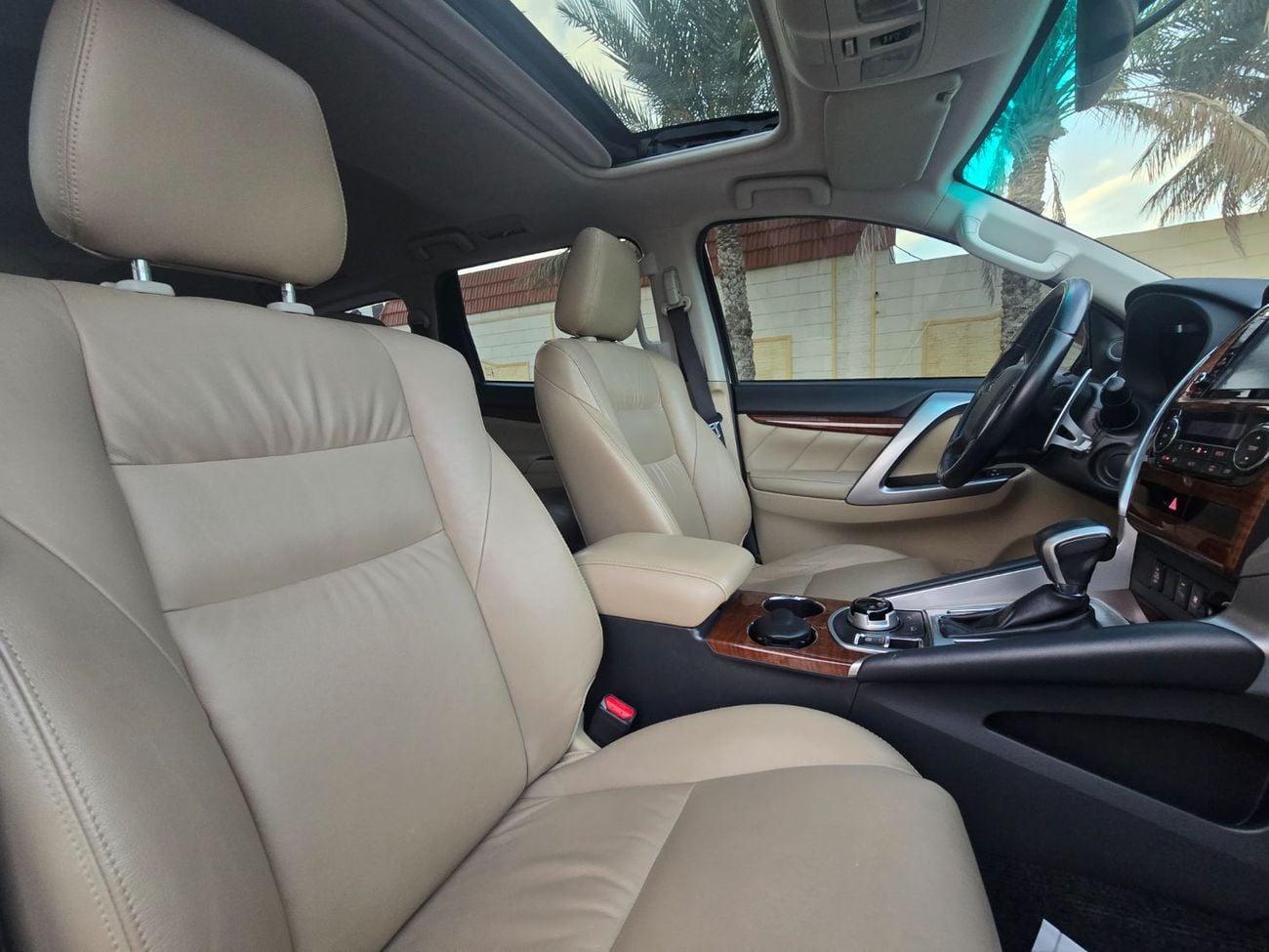 ميتسوبيشي مونتيرو سبورت GLS Premium 3.0L (7 Seater)