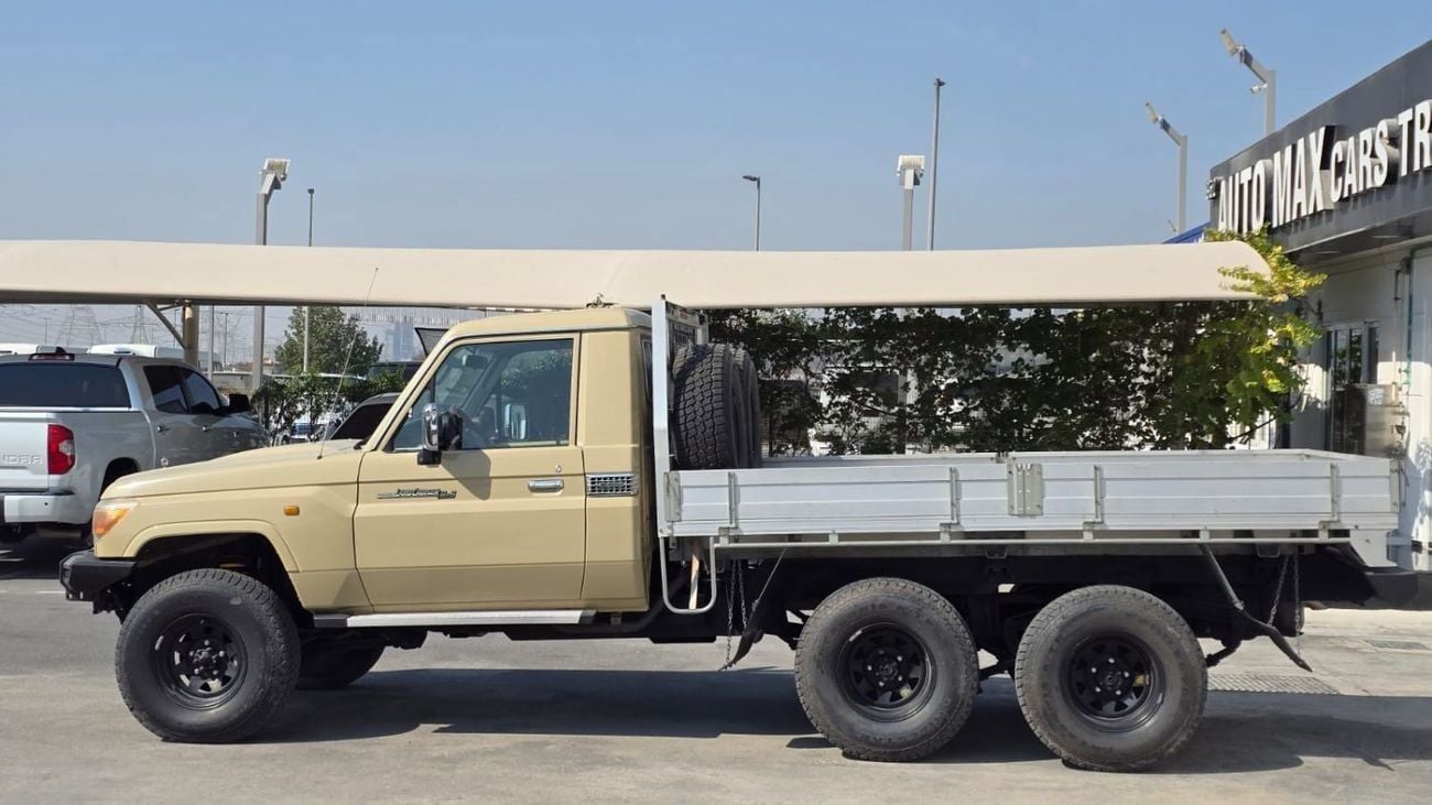تويوتا لاند كروزر بيك آب TOYOTA LC79 6x6 SINGLE CABIN 4.0L MT  2015 MODEL YEAR BEIGE