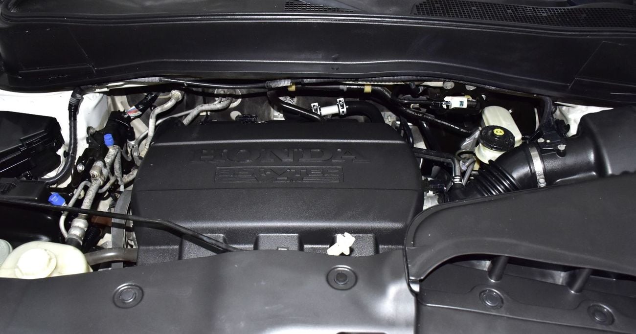 Honda Pilot EXCELLENT DEAL for our Honda Pilot 4WD ( 2015 Model ) in White Color GCC Specs