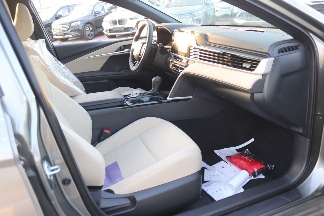 Toyota Camry E PLUS HEV 2.5 E-PLUS HYBRID, KEYLESS ENTRY, PUSH START, SUNROOF, MODEL 2025 SAUDI SPECS