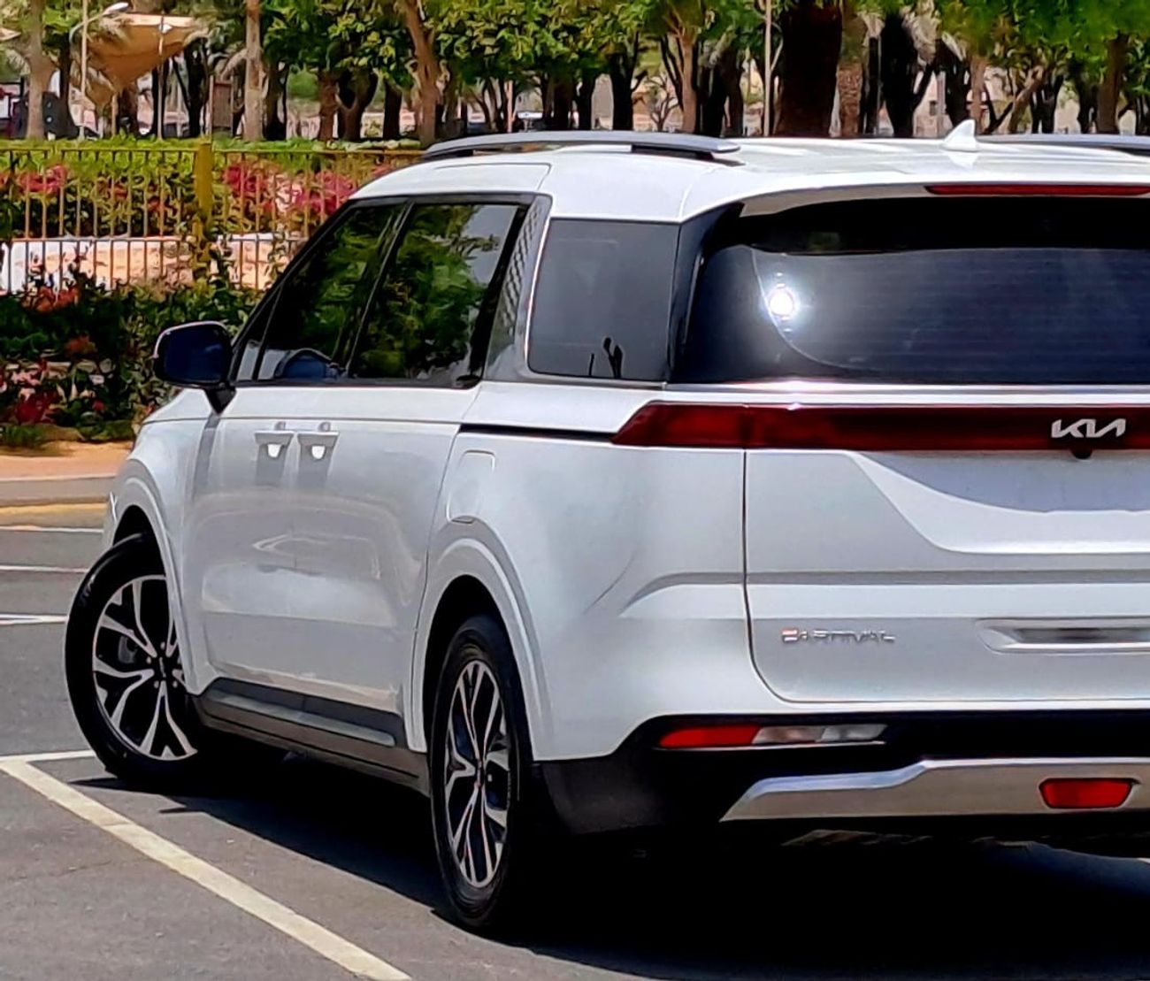 Kia Carnival GDI EX 3.5L 2022 3.5L GCC (1330/-MONTHLY)