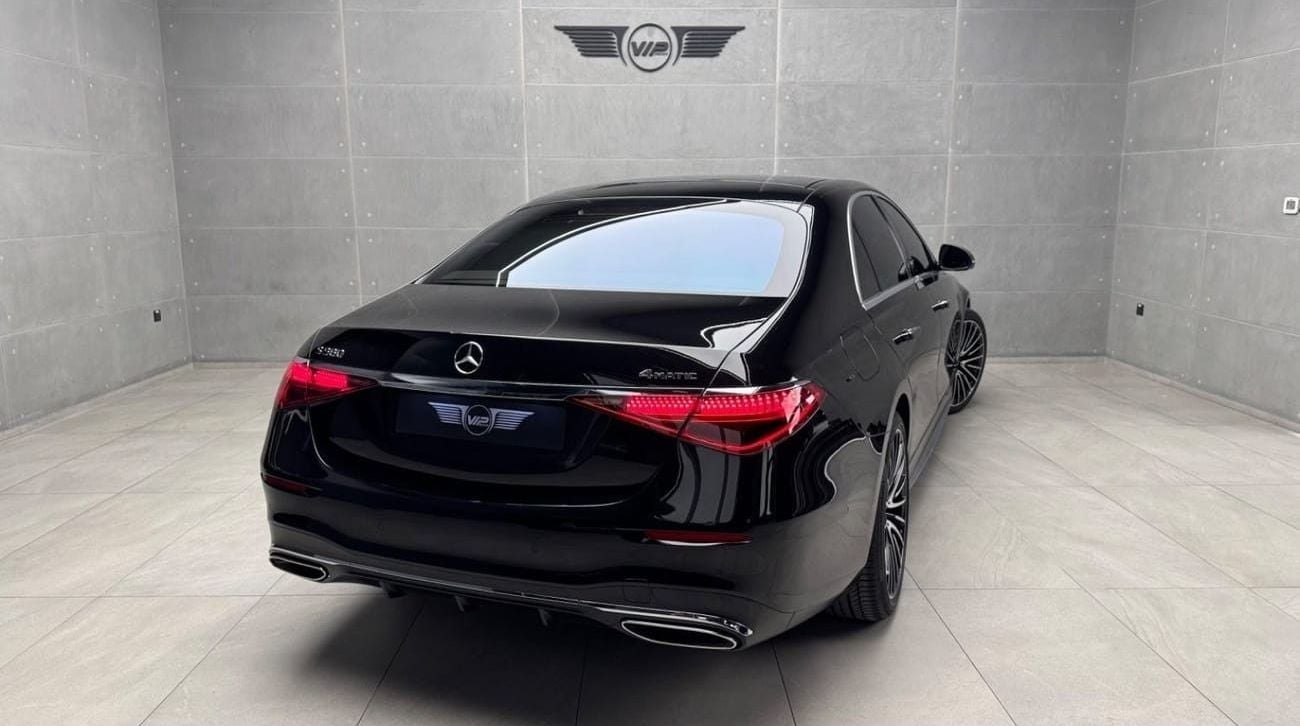 مرسيدس بنز S 580 2023 | GCC Specs | Full Options | Agency Warranty & Service | Low Mileage