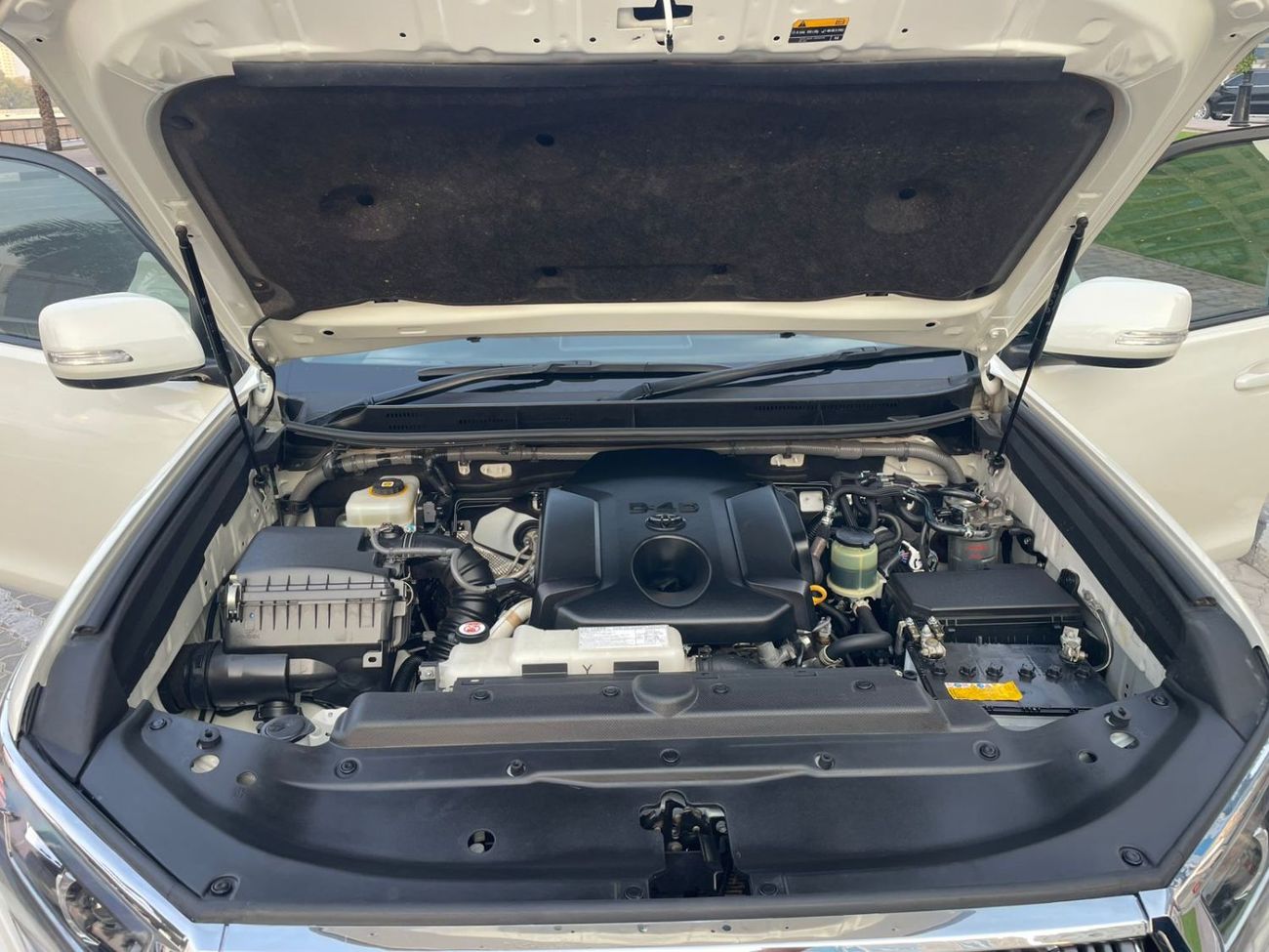 Toyota Prado Toyota prado 2022MODEL 2.8 Diesel engine Colour White push start Transmission Automatic Interior.Bla