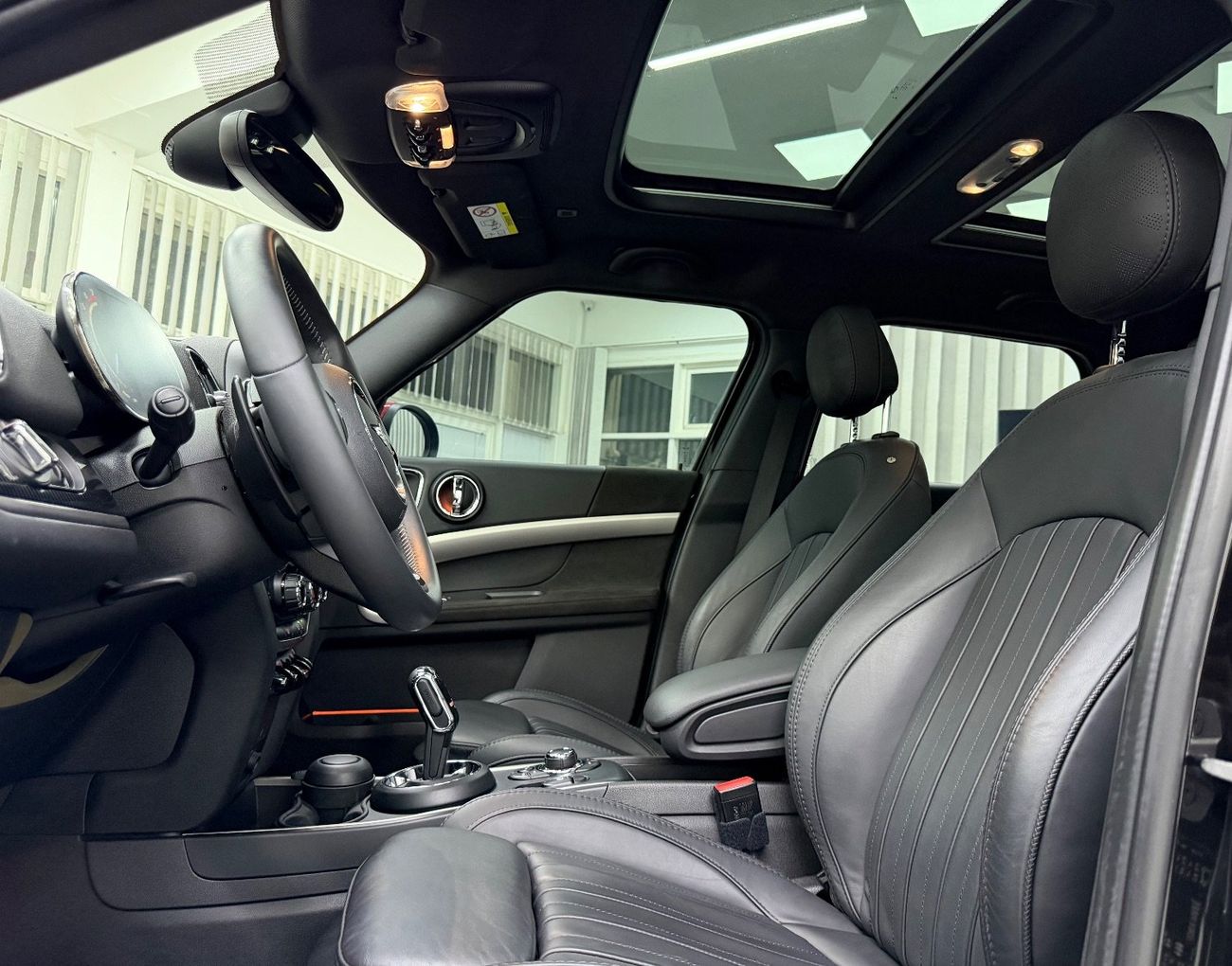 ميني جون كوبر كونتري مان GCC .. FSH .. Low Milegea .. Perfect Condition