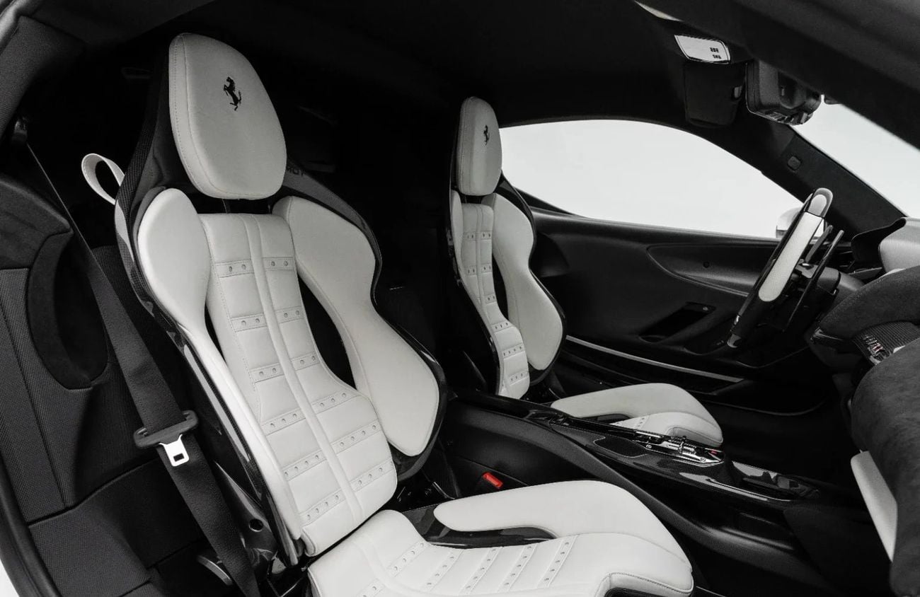 فيراري SF90 ستراديل سترادالي 4.0-liter twin-turbocharged V8 engine + 3 electric motors | Warranty