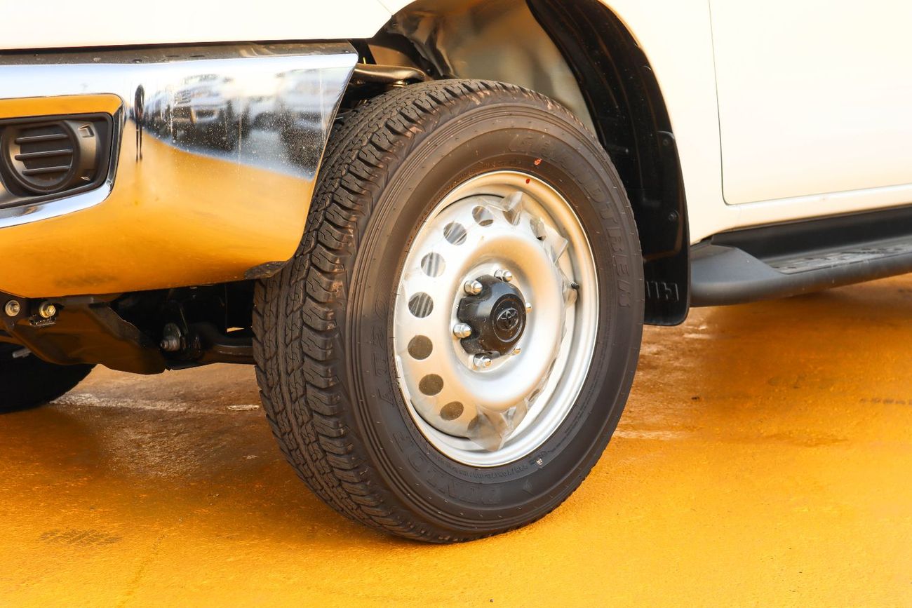 تويوتا هيلوكس GL 2.7L Single Cab Utility