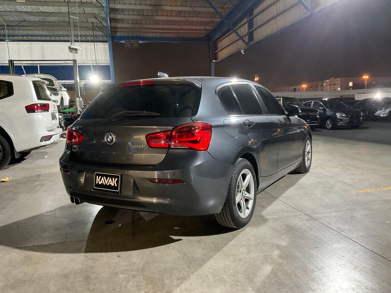 بي أم دبليو 120i Exclusive | شامل الضمان | 0 ﺪﻔﻋﺓ ﺃﻮﻟﻯ