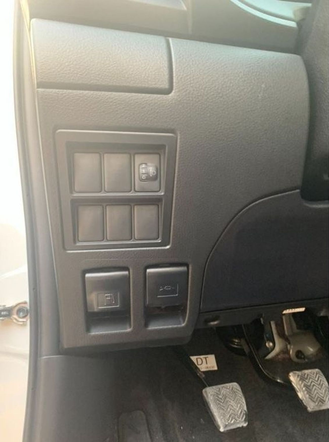 تويوتا هيلوكس TOYOTA HILUX DC 2.4L DSL - M/T - 4X2 - MY23