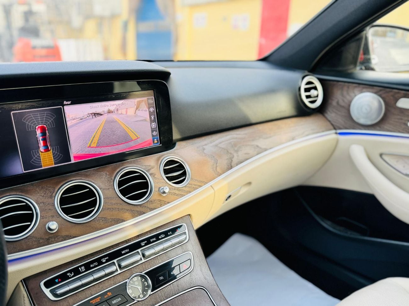 مرسيدس بنز E300 AVANTGARDE SPORT