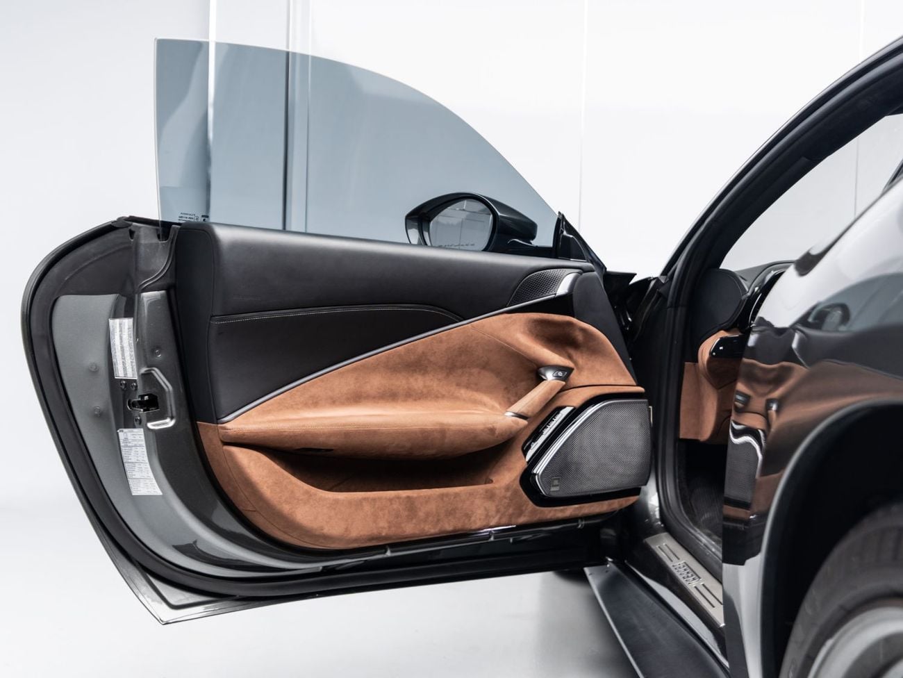 فيراري روما STD BUY NOW, PAY 2027 | THE BLACKLINE STANDARD | Ferrari Warranty + Service Contract, GCC