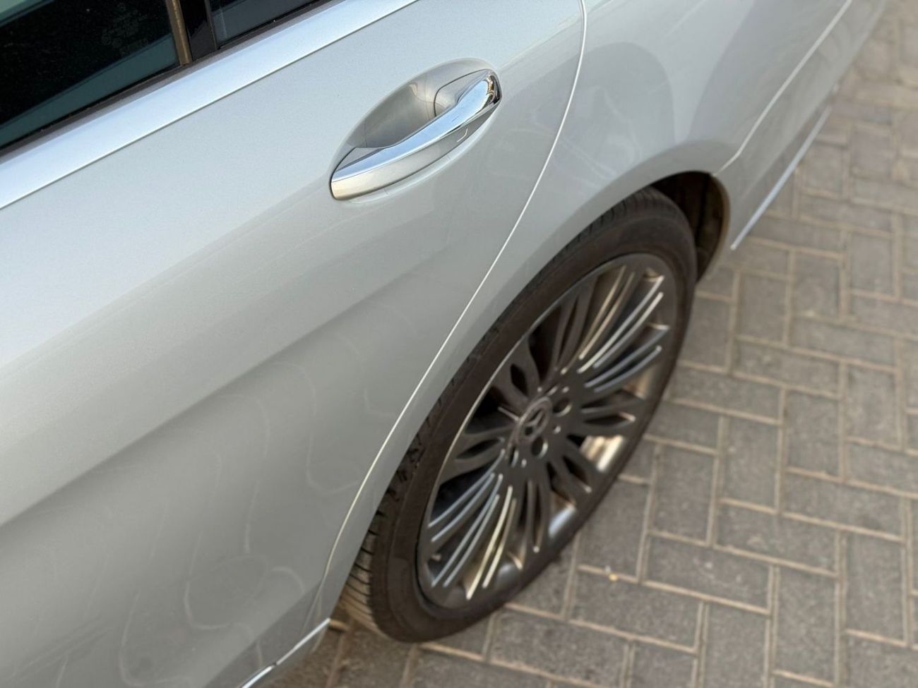 Mercedes-Benz S 560 Std 4.0L (463 HP)