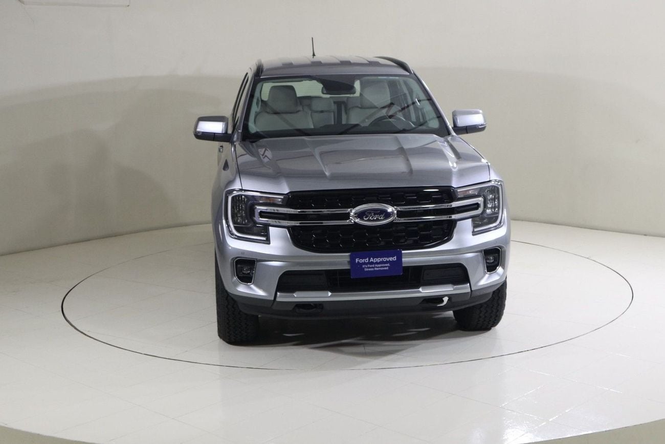 Ford Everest EVR424 XLT / FREE Insurance + Registration / AL TAYER MOTORS AL QOUZ SHOWROOM