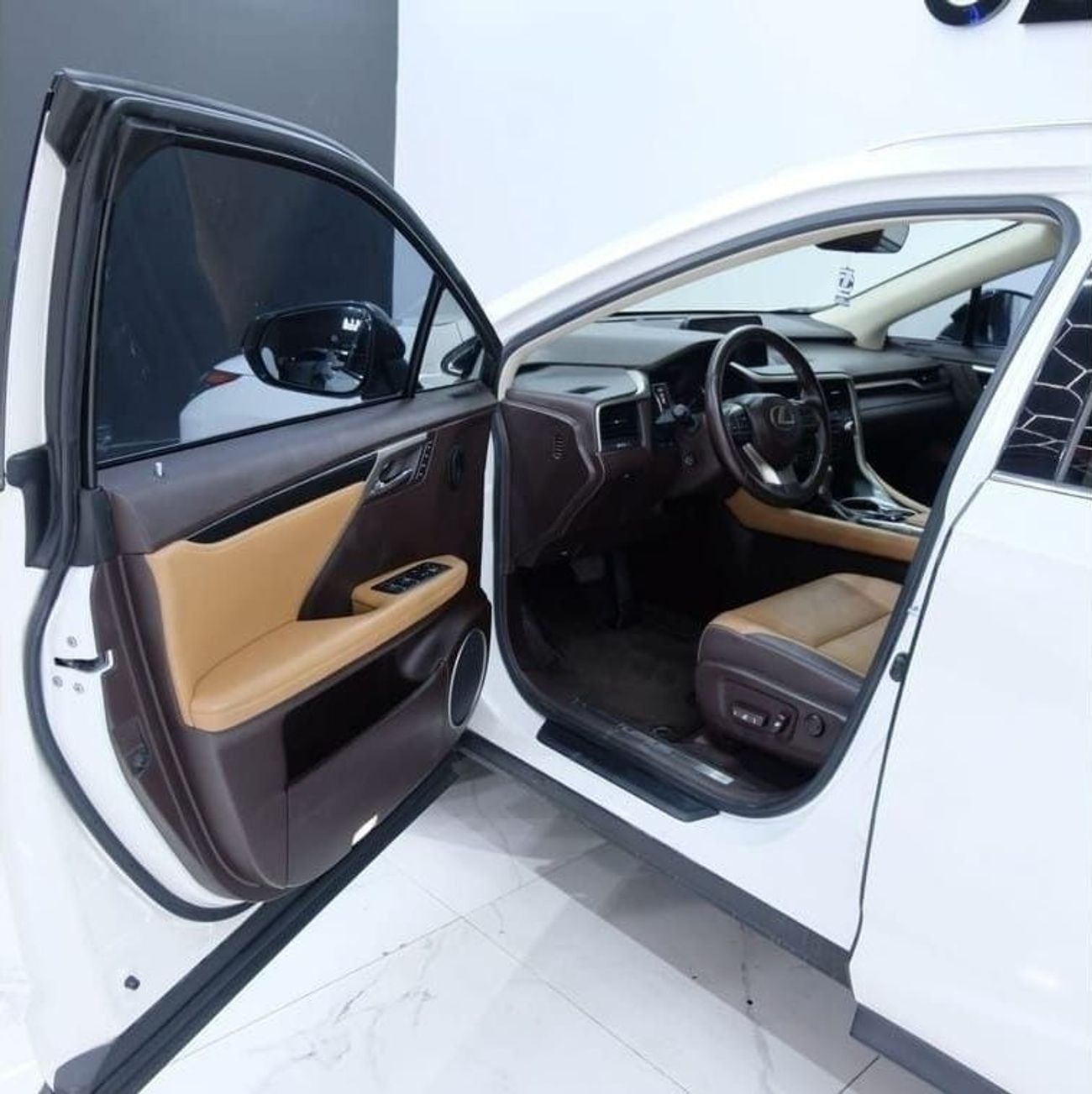 لكزس RX450h Platinum 3.5L (308 HP) Lexus RX-450 Hybrid 2019 4WD GCC Specs