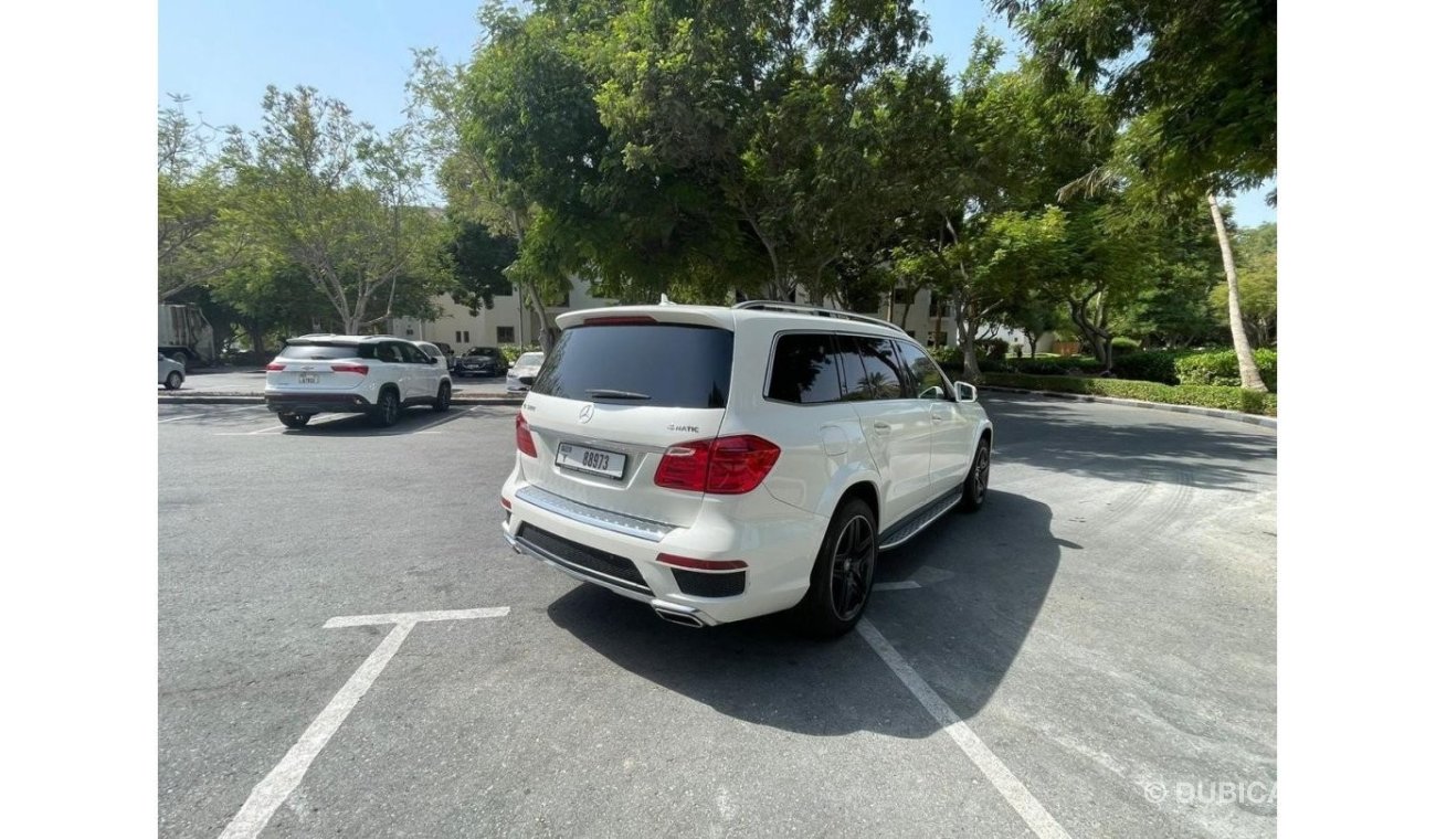 Mercedes-Benz GL 500 Std Mercedes GL500 AMG, GCC Spec, Full Option, Full Original Paints, Rear Entertainment