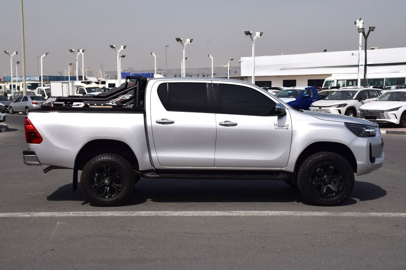Toyota Hilux 4X4 DIESEL 2.8L Right Hand (Export Only)
