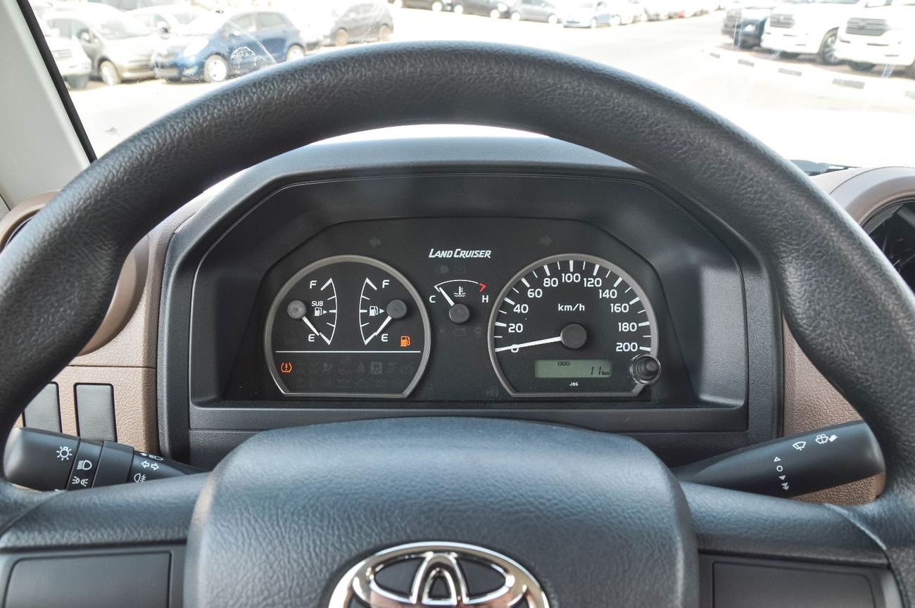 تويوتا لاند كروزر بيك آب TOYOTA LAND CRUISER 79 2.8L 4WD SC MT PICKUP 2025
