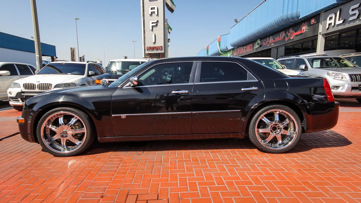 Chrysler 300c Hemi For Sale Aed 35 000 Black 2008