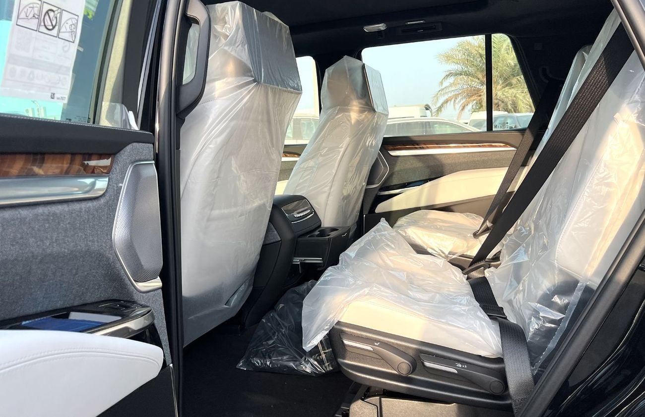 كاديلاك إسكالاد SPORT PLATINUM 6.2L 4WD