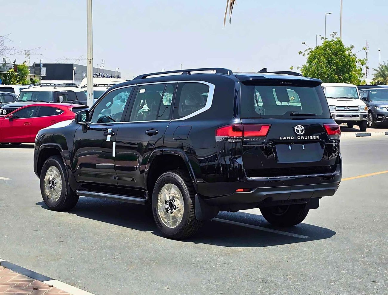 Toyota Land Cruiser LC300 / WINTER PACKAGE / VX / 3.5L / "9" DVD + 360 CAMERA / RADAR (CODE# LCWSR35VXH)