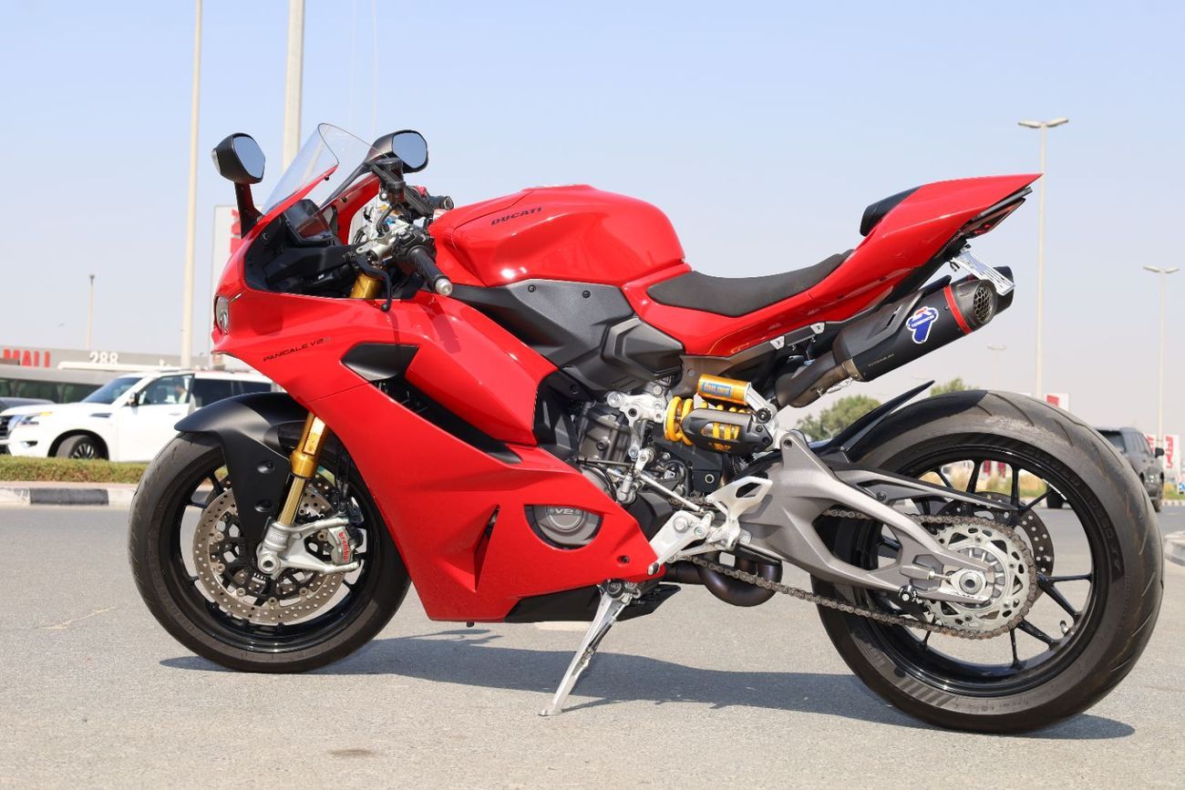 Ducati Panigale V4 S Pristine 2025 Ducati Panigale V2S | GCC | Under Warranty  Experience the peak of Italian performance