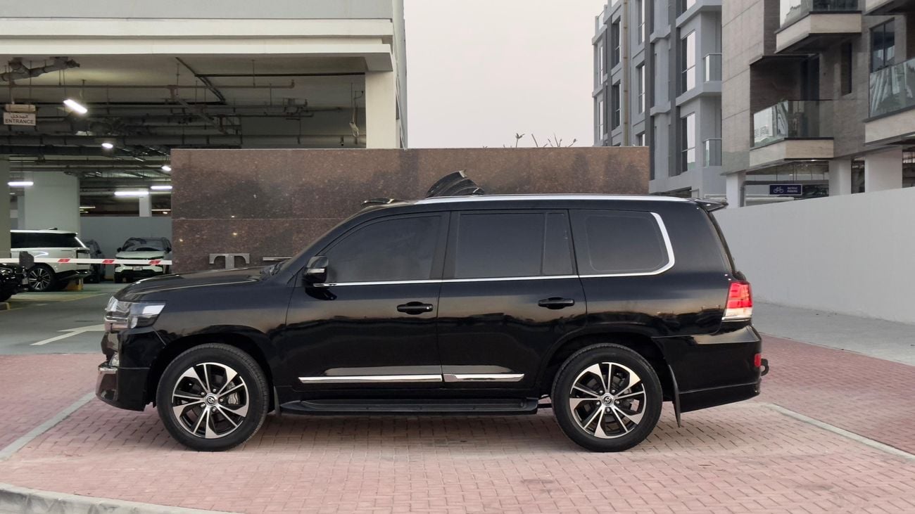 Toyota Land Cruiser GXR 4.5 7 seats 5 doors