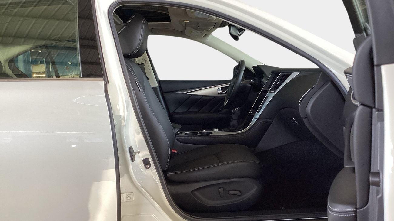 Infiniti Q50 3.0 LUXE SENSORY WOOD VISIB TRIM AUTO | Guaranteed Warranty | 0 Down Payment