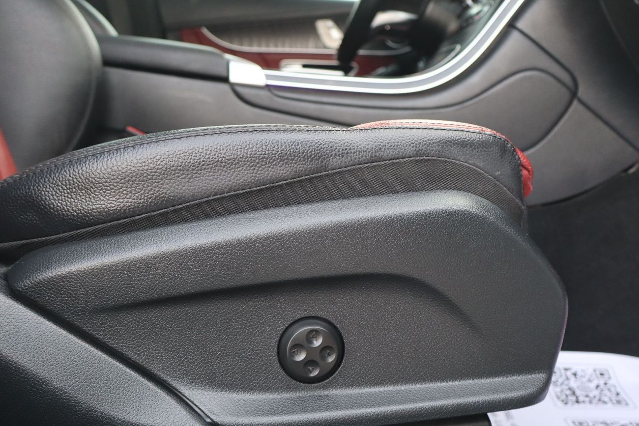 Mercedes-Benz GLC 200 Premium 2.0L AWD