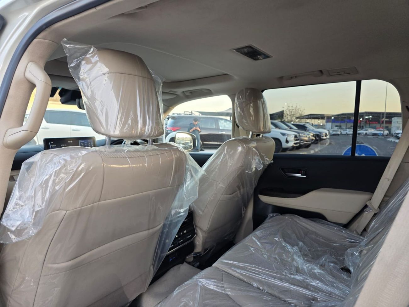 تويوتا لاند كروزر diesel 3.3 liter right hand drive in side beige sunroof leather seats