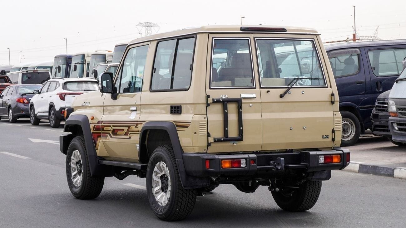 Toyota Land Cruiser 70 HT VXR LX 4.0 L V6