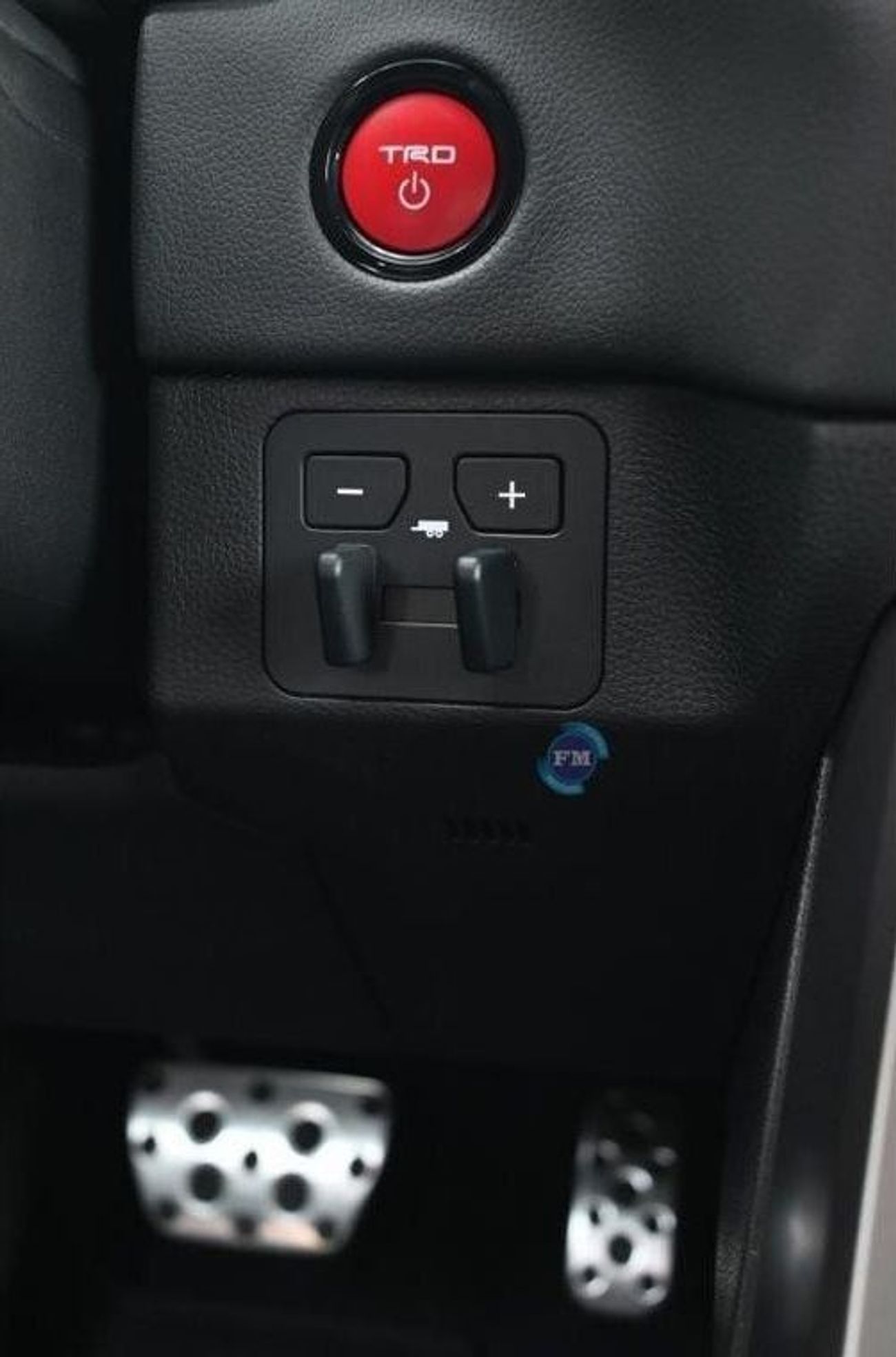 تويوتا سيكويا TRD Off Road Hybrid V6 3.4L 4WD 8 Seat Automatic