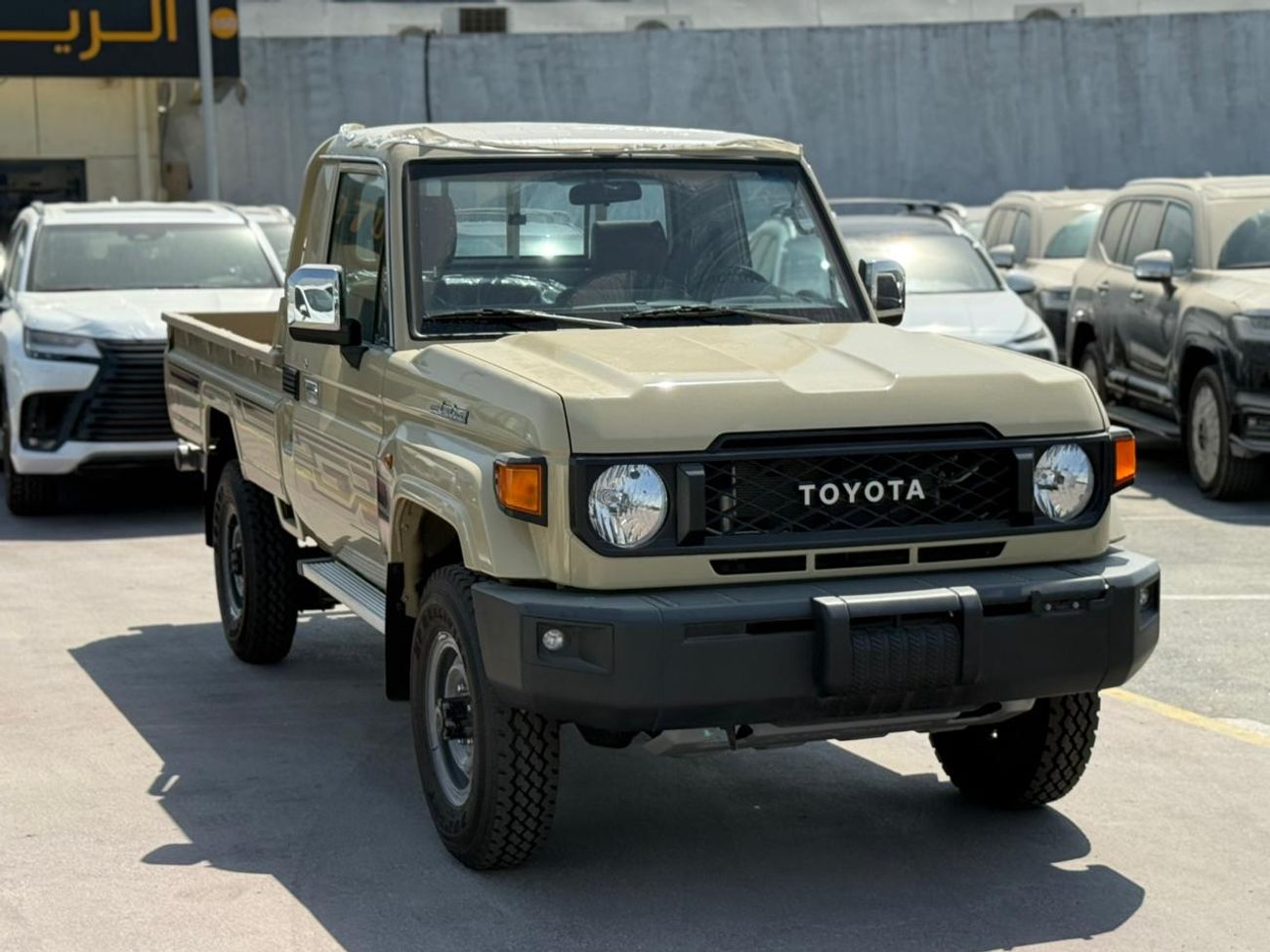 تويوتا لاند كروزر بيك آب Std 4.0L Single Cab Utility 4WD