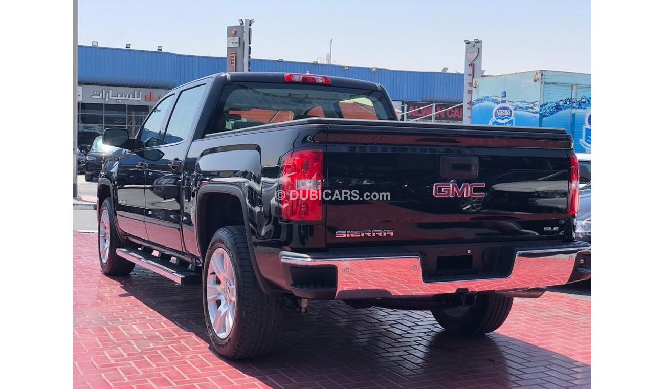 GMC Sierra Z71 4X4 D/CABIN 2018 GCC LOW MILEAGE WITH AGENCY WARRANTY IN MINT CONDITION