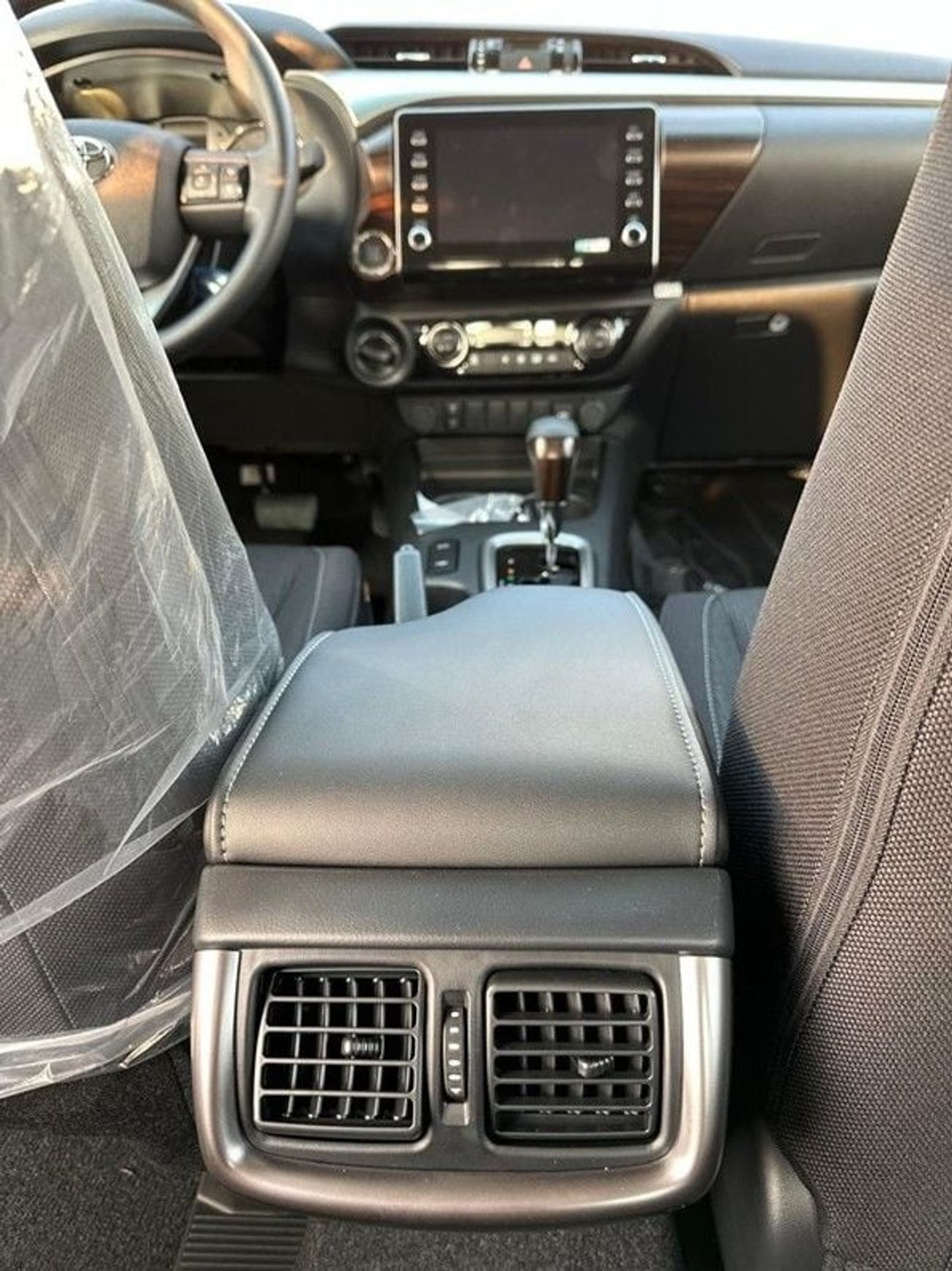 تويوتا هيلوكس 2026 Toyota Hilux SR5 Double Cab Pickup 4.0L V6 Petrol A/T 4x4 Export Only