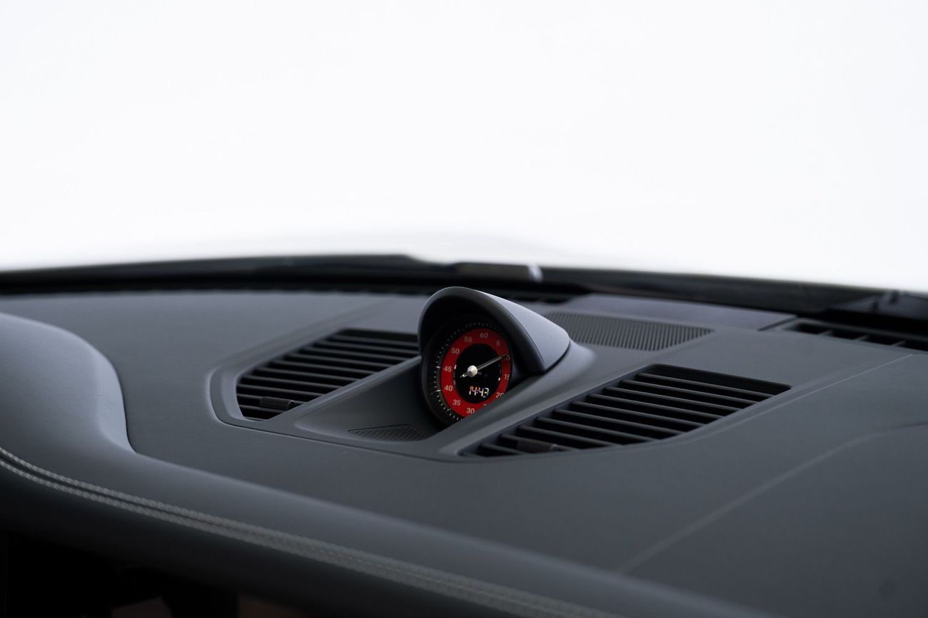 Porsche 911 Carrera 4 3.0L (444 HP) Convertible