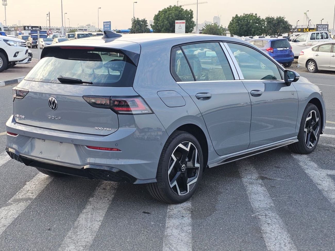 فولكس واجن جولف Golf8 R Line 2025