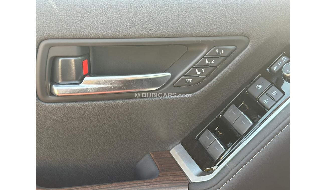 Toyota Land Cruiser TOYOTA LANDCRUISER 3.5 VX WITH MEMMORY SEATS BLACK 2023 * EXPORT ONLY AFRICA *