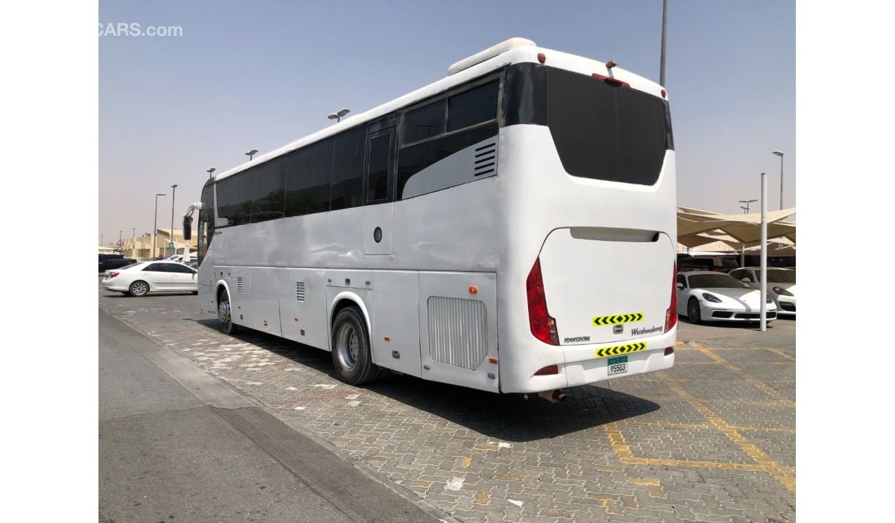 Wuzhoulong FDG6128A CNG BUS GCC