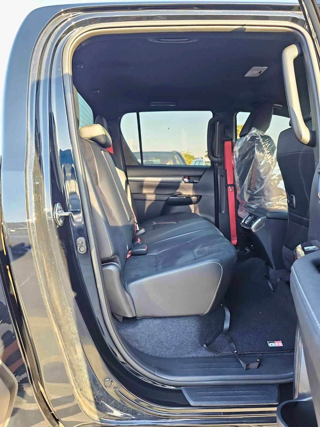 تويوتا هيلوكس GR SPORT REVO / 2.8L DIESEL / A/T / 360*CAMERA / FULL OPTION   (CODE # 69066)