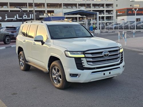 تويوتا لاند كروزر diesel 3.3 liter right hand drive in side beige sunroof leather seats