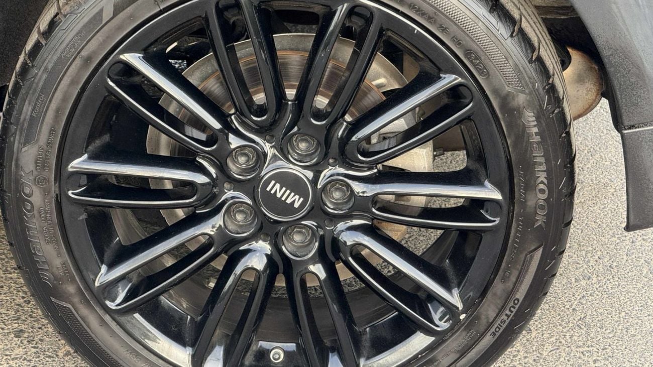 ميني كوبر GCC SPEC UNDER WARRANTY NEAT AND CLEAN