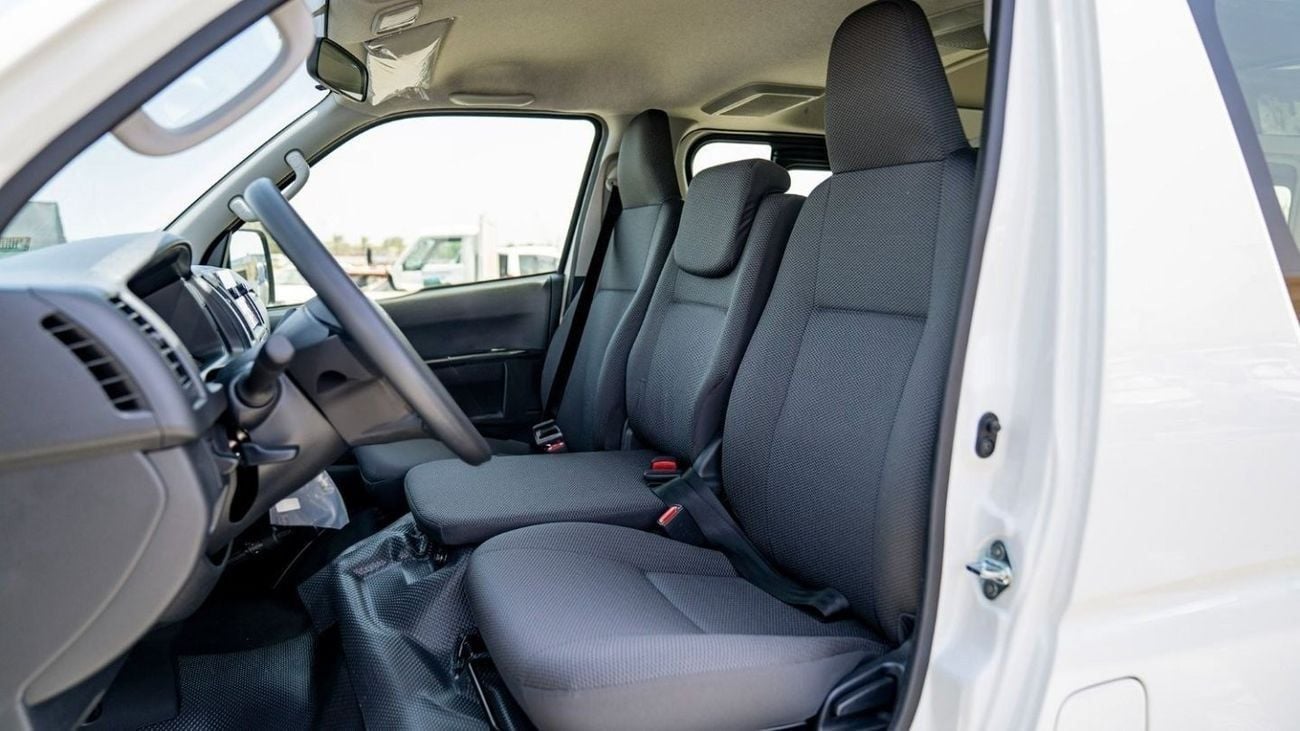 Toyota Hiace HIACE 2.5L STANDER SETER DIESEL 2025