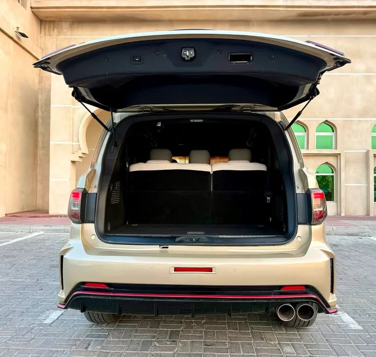 Nissan Patrol LE PLATINUM - GCC Specs - Pristine Condition