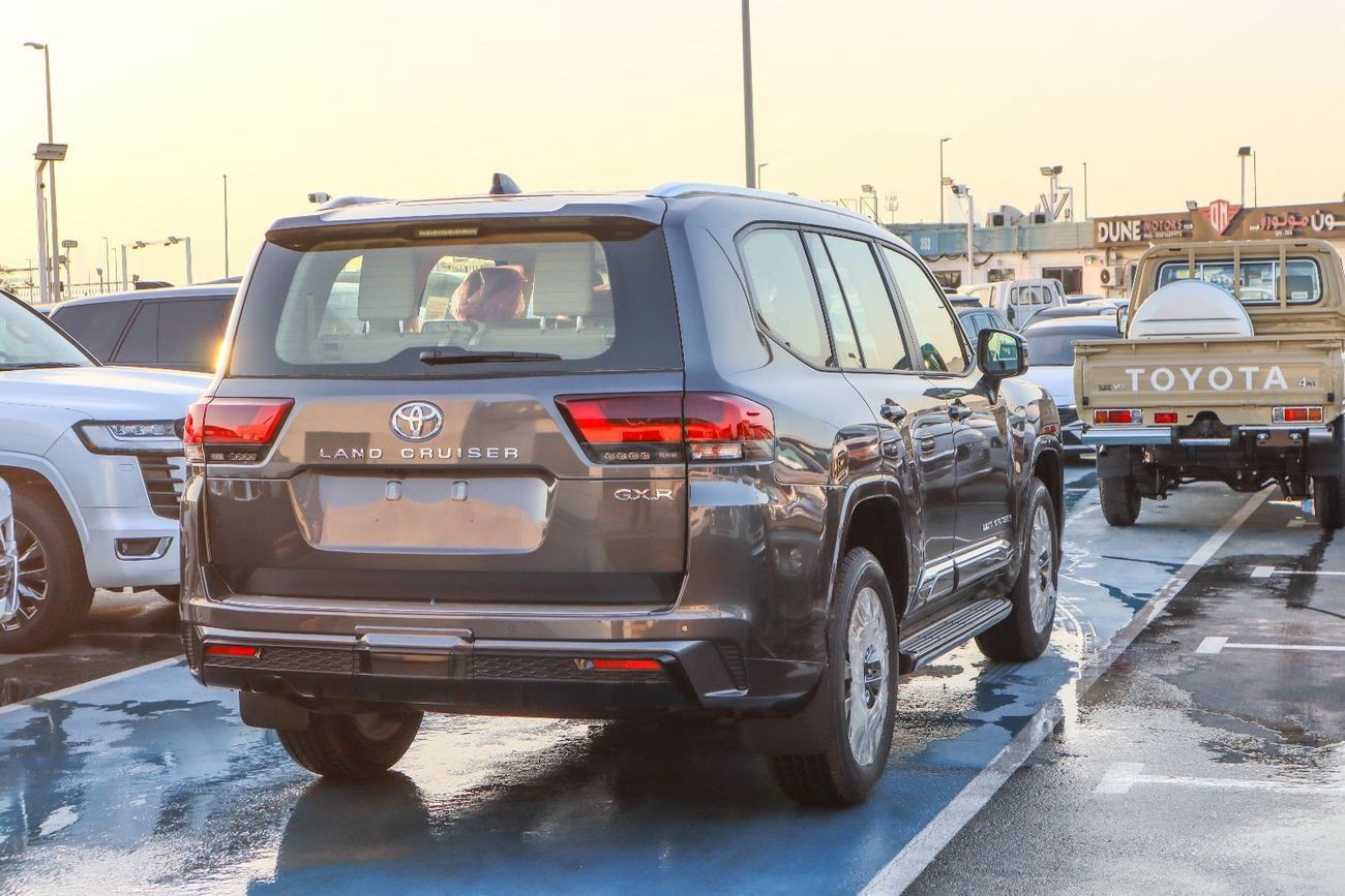 تويوتا لاند كروزر 2025 Toyota Land Cruiser GXR 3.5L (Full Option, Gray Color)