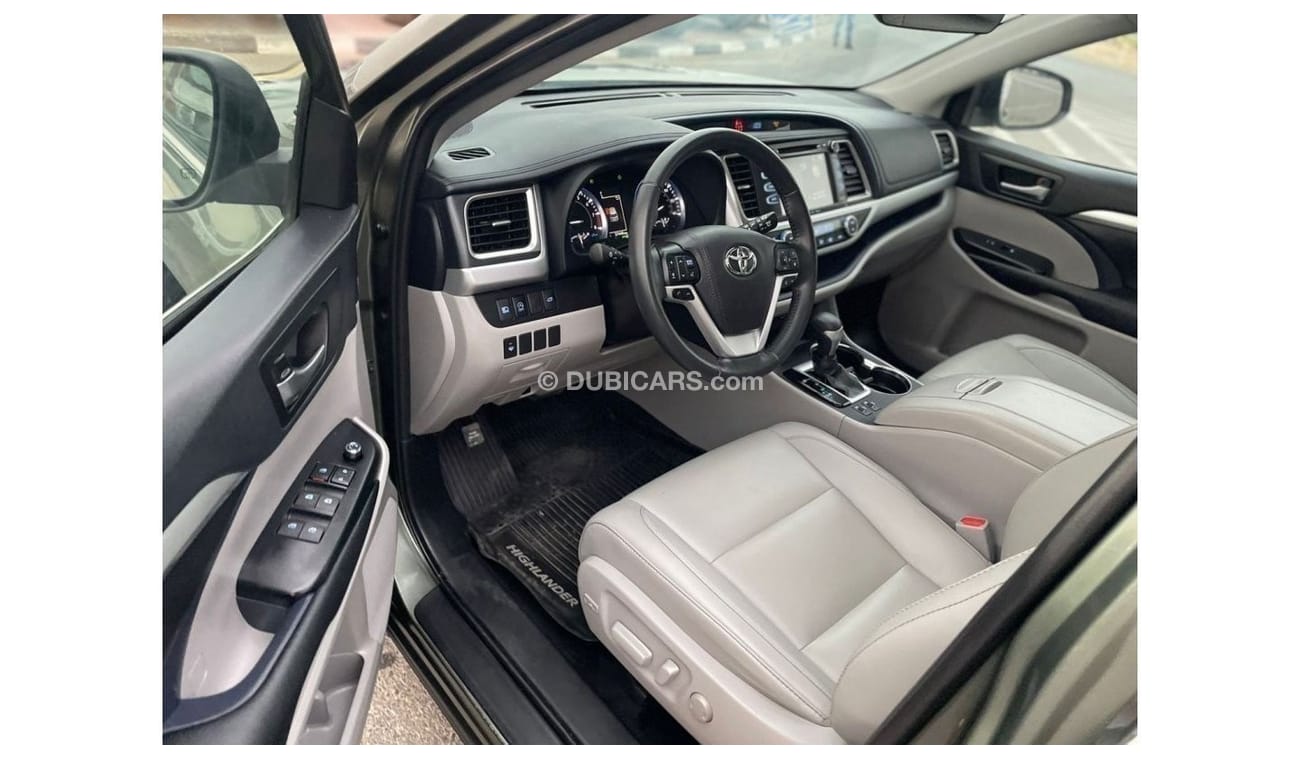 تويوتا هايلاندر 2019 Toyota Highlander XLE AWD 4X4 3.5L V6 - FULL OPTION  - UAE PASS