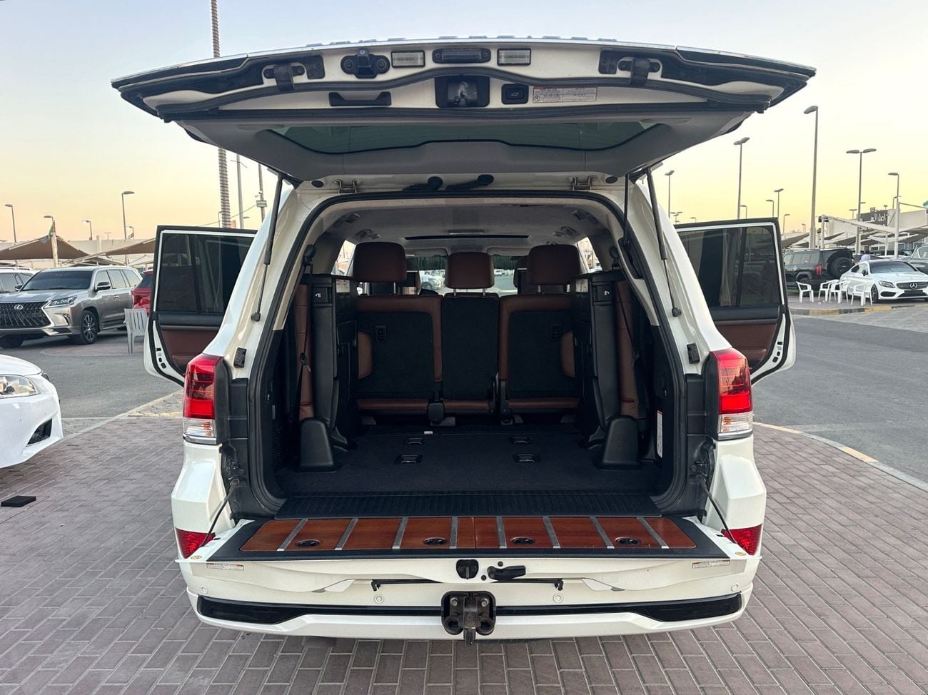 Toyota Land Cruiser VXR