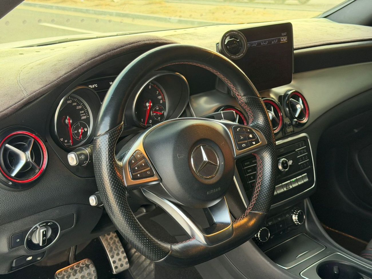 مرسيدس بنز CLA 250 Premium 2.0L