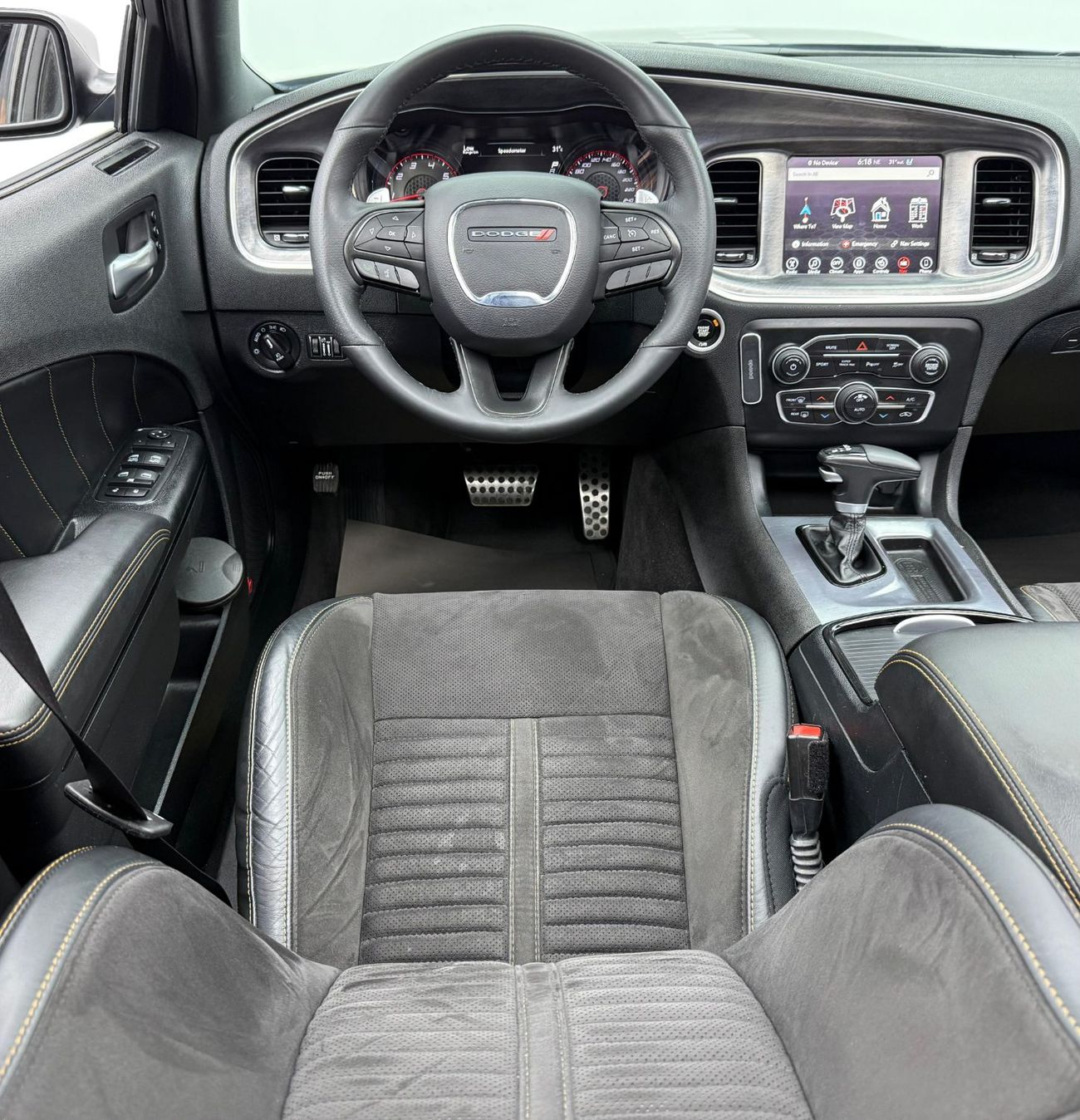 Dodge Charger Daytona R/T 5.7L 2017 Dodge Charger R/T Daytona, Full Service History, Excellent Condition, GCC