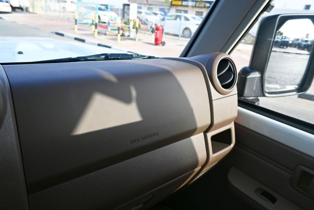 تويوتا لاند كروزر بيك آب تويوتا لاند كروزر (79 سلسلة) بيك اب 4WD 2024