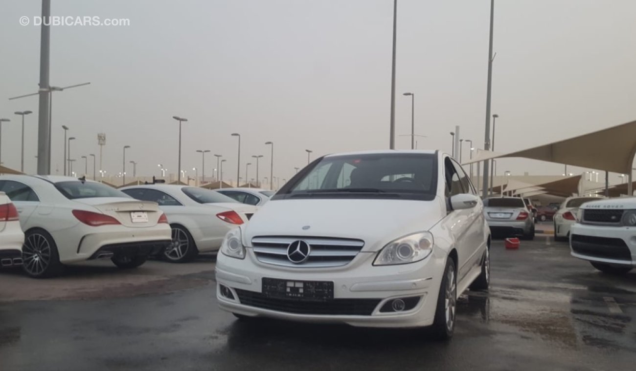 مرسيدس بنز B 200 موديل 2006 خليجي السياره بحاله ممتازه من الداخل والخارج ماشيه 125الف فقط السياره مالك وا